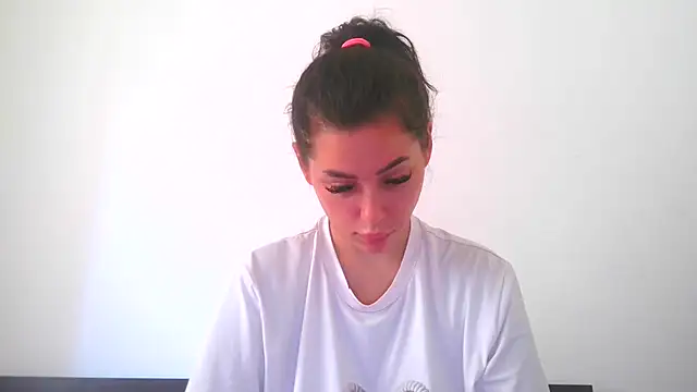 LovelyJulliette online show from September 21, 2025, 1:05 pm