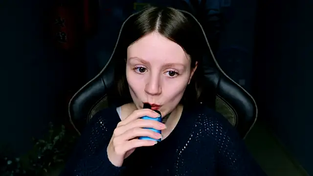 VeliraBraitberg online show from March 15, 2025, 11:29 am