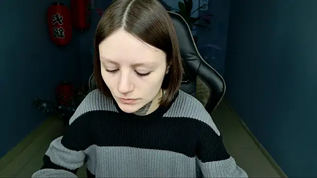 VeliraBraitberg online show from March 20, 2025, 5:02 am