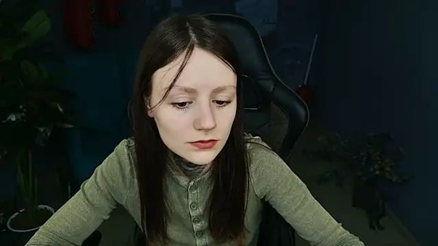 VeliraBraitberg online show from March 6, 2025, 8:09 am