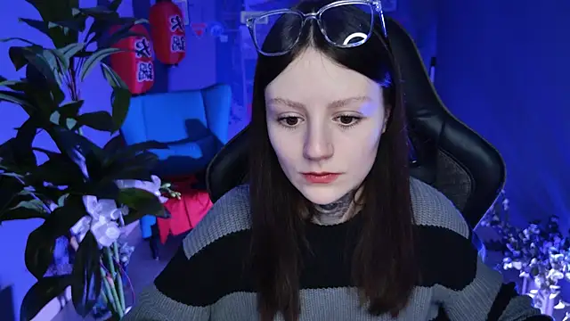 VeliraBraitberg online show from February 12, 2025, 8:06 am