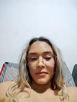 TaraaHot online show from March 22, 2025, 4:45 am