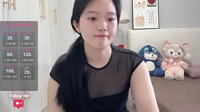 Snapshot of rose-u chatting on April 4, 2026, 1:34 am rose-u online show from April 4, 2026, 1:34 am