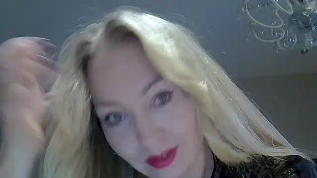 ZarinaSwift online show from September 19, 2025, 4:38 am