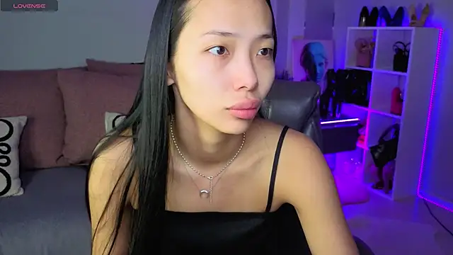  MIURA  online show from November 23, 2025, 1:04 am