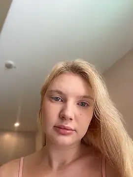 AmmyHot online show from April 30, 2026, 3:13 am