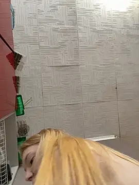 AmmyHot online show from November 7, 2025, 4:17 am