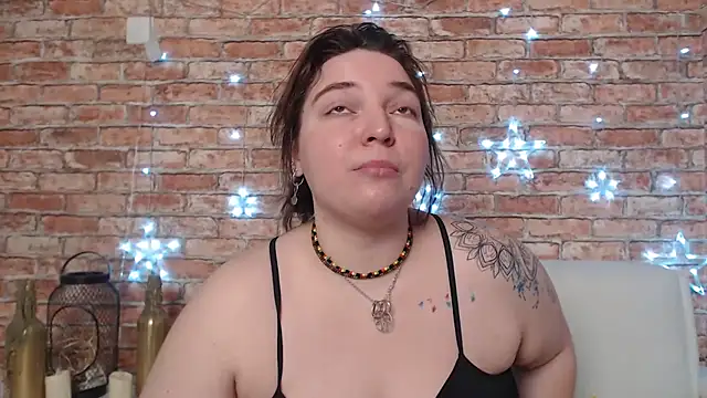 Amelia Kiss  online show from March 19, 2025, 12:48 am