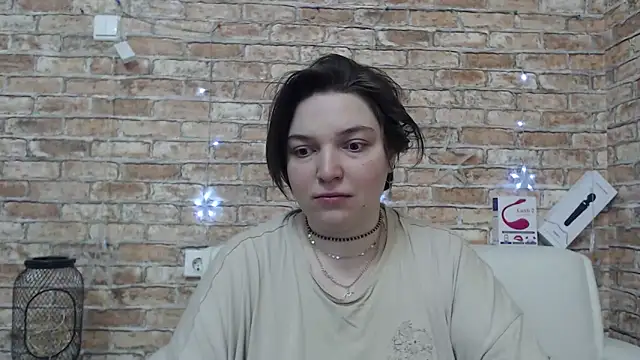 Amelia Kiss  online show from March 3, 2026, 12:50 am