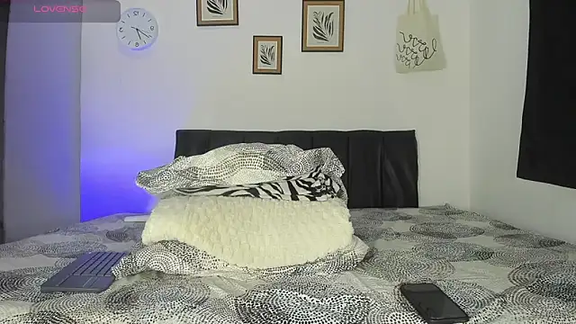 Alex BigDickkk online show from December 5, 2025, 7:45 pm