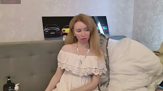 Bambixxxbaby online show from June 10, 2026, 4:35 am