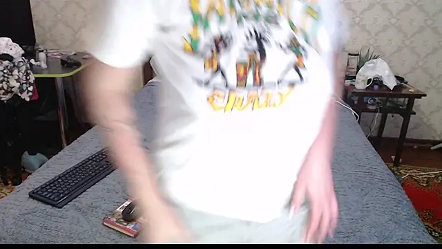 FelvivalKitty online show from January 4, 2025, 8:59 pm