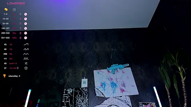 Snapshot of little_grinch666 chatting on March 7, 2025, 9:48 pm little grinch666 online show from March 7, 2025, 9:48 pm