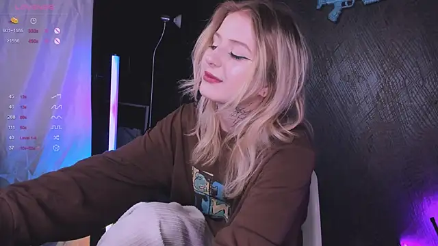 Snapshot of little_grinch666 chatting on December 20, 2025, 6:11 pm little grinch666 online show from December 20, 2025, 6:11 pm