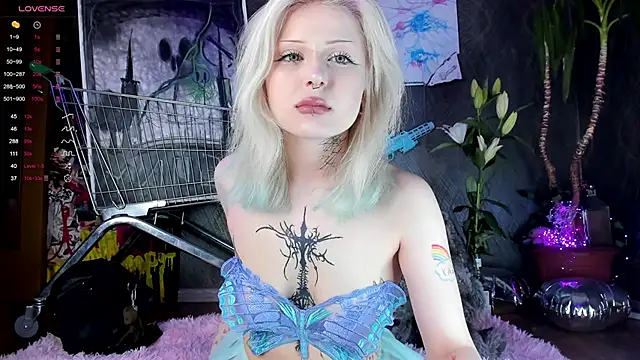 Snapshot of little_grinch666 chatting on January 31, 2025, 8:54 pm little grinch666 online show from January 31, 2025, 8:54 pm