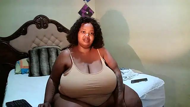 HOTBIGMELONSxx online show from June 9, 2026, 9:27 pm