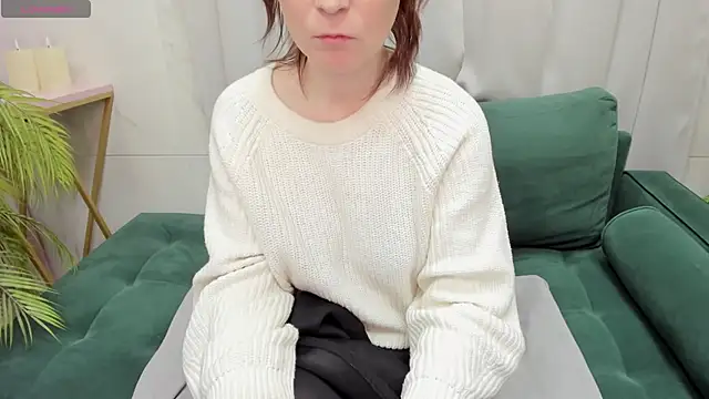 ZoeEast online show from February 19, 2025, 4:44 pm