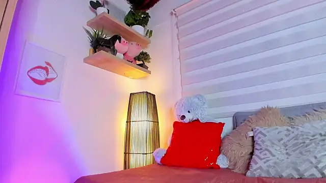 Snapshot of eva-slim- chatting on February 7, 2026, 7:33 pm eva-slim- online show from February 7, 2026, 7:33 pm