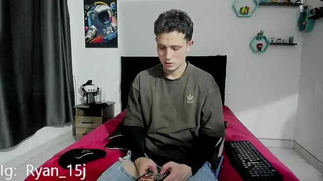 Snapshot of RyanHorseman chatting on September 13, 2025, 3:39 am RyanHorseman online show from September 13, 2025, 3:39 am