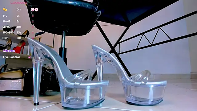 violettastrada online show from December 9, 2024, 10:52 pm