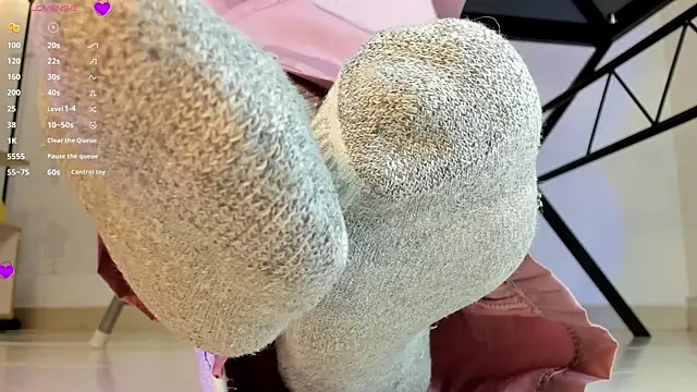 violettastrada online show from March 17, 2025, 8:30 pm