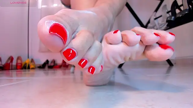 violettastrada online show from October 1, 2025, 12:20 pm