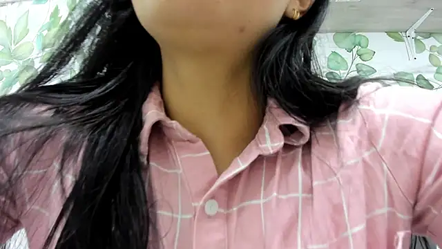 atilanadiaz7 online show from September 26, 2025, 4:58 pm