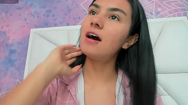 atilanadiaz7 online show from September 10, 2025, 4:06 pm