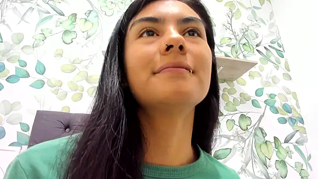 atilanadiaz7 online show from March 5, 2025, 2:12 pm