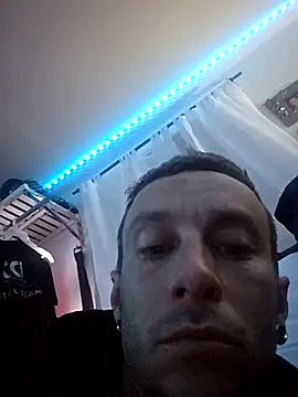 Twin2222 online show from February 5, 2026, 9:49 am