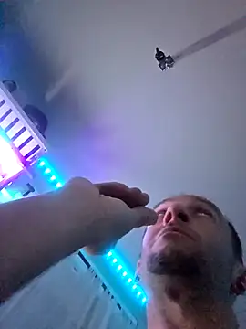 Twin2222 online show from February 6, 2026, 3:13 am