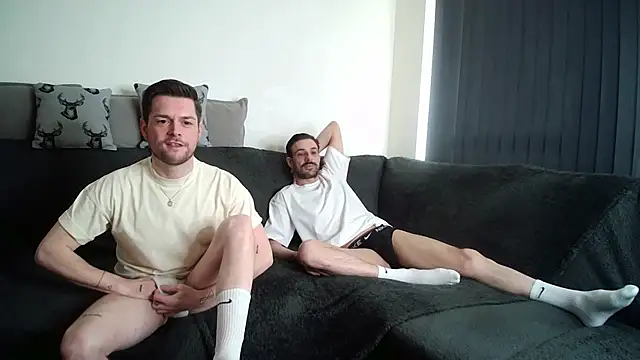 twotwinkhusbandss online show from May 17, 2026, 5:46 pm