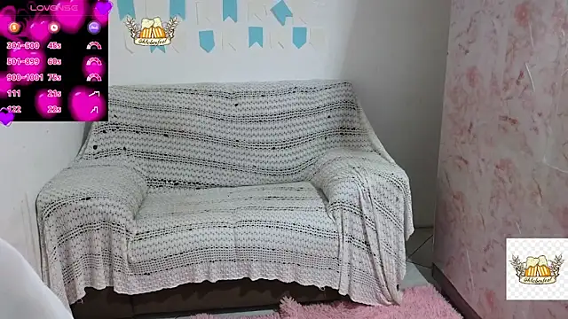 ElisaBoyer online show from October 1, 2025, 6:45 pm