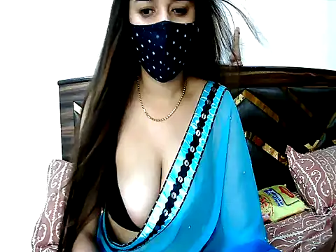Gloie4u online show from April 23, 2026, 12:29 pm