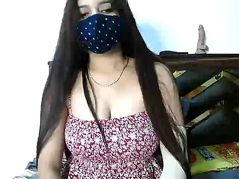 Snapshot of Gloie4u chatting on December 3, 2025, 8:36 am Gloie4u online show from December 3, 2025, 8:36 am