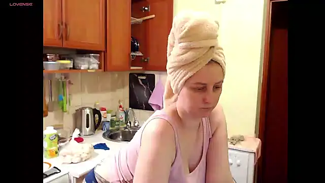 Sakura Green online show from March 21, 2025, 6:51 pm