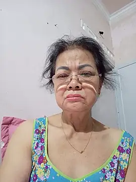 Snapshot of Hotestlove chatting on June 13, 2026, 9:35 pm Hotestlove online show from June 13, 2026, 9:35 pm