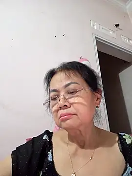 Snapshot of Hotestlove chatting on May 7, 2026, 1:14 pm Hotestlove online show from May 7, 2026, 1:14 pm