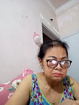 Hotestlove online show from April 29, 2026, 10:27 pm