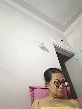 Hotestlove online show from July 14, 2026, 10:27 pm