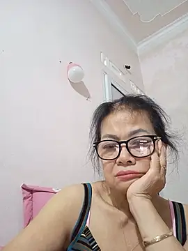 Hotestlove online show from July 14, 2026, 7:13 am