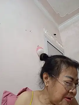 Snapshot of Hotestlove chatting on June 1, 2026, 10:59 am Hotestlove online show from June 1, 2026, 10:59 am