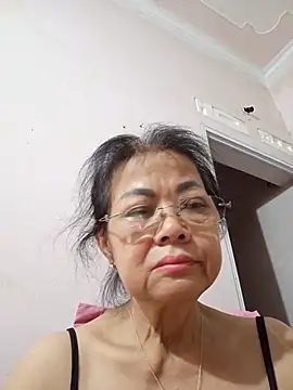Snapshot of Hotestlove chatting on June 19, 2026, 12:44 pm Hotestlove online show from June 19, 2026, 12:44 pm