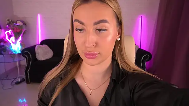 LiaBrazzerr online show from March 8, 2025, 3:13 pm