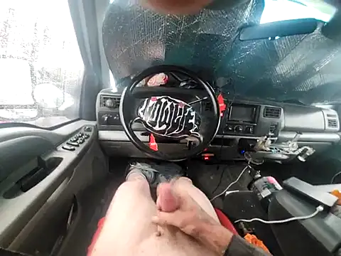 Snapshot of Crackkers chatting on February 13, 2025, 5:01 pm Crackkers online show from February 13, 2025, 5:01 pm