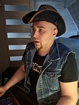 Snapshot of Foxyshaved chatting on March 25, 2026, 8:03 am Foxyshaved online show from March 25, 2026, 8:03 am