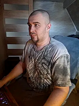 Snapshot of Foxyshaved chatting on March 7, 2026, 5:47 am Foxyshaved online show from March 7, 2026, 5:47 am