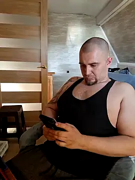 Snapshot of Foxyshaved chatting on March 17, 2026, 1:14 pm Foxyshaved online show from March 17, 2026, 1:14 pm