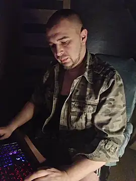 Snapshot of Foxyshaved chatting on February 6, 2026, 5:47 am Foxyshaved online show from February 6, 2026, 5:47 am