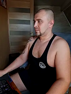 Snapshot of Foxyshaved chatting on March 28, 2026, 9:10 am Foxyshaved online show from March 28, 2026, 9:10 am